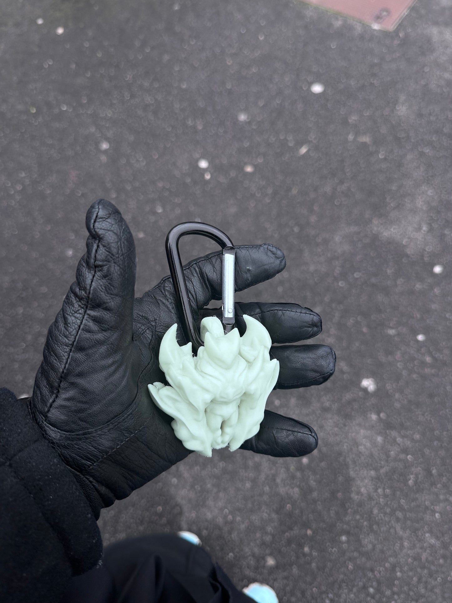 TYRA TENEBRIOS GLOW IN THE DARK